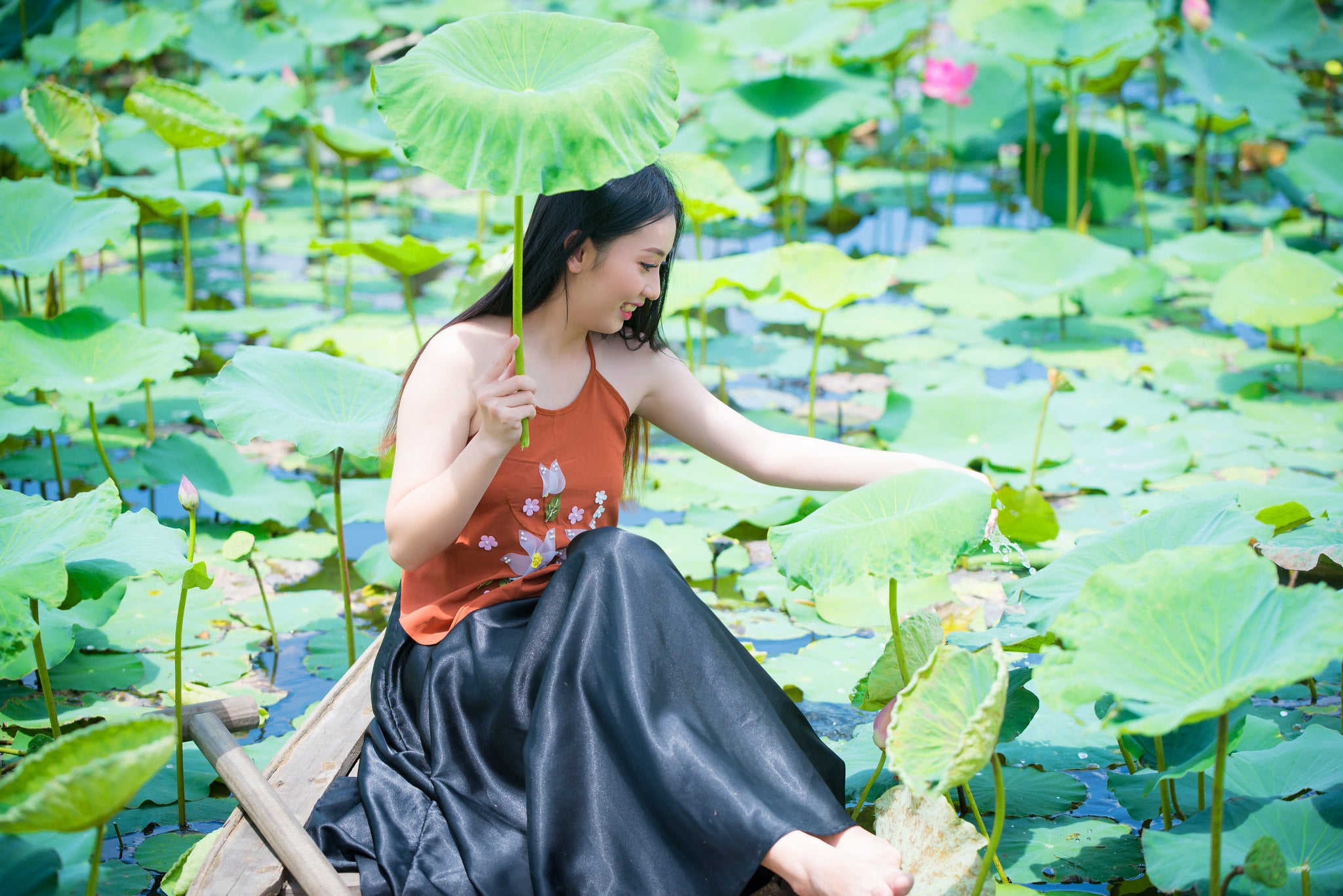 101+ Tư Thế Chụp Ảnh Sống Ảo Với Hoa Sen Đẹp Lung Linh Triệu Like