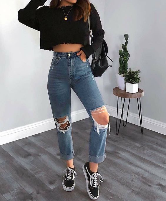 croptop là gì? Cách phối đồ đẹp mà không bị lố - ONOFF