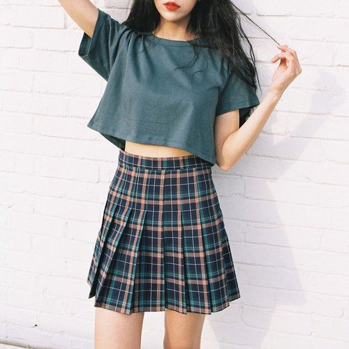 croptop là gì? Cách phối đồ đẹp mà không bị lố - ONOFF