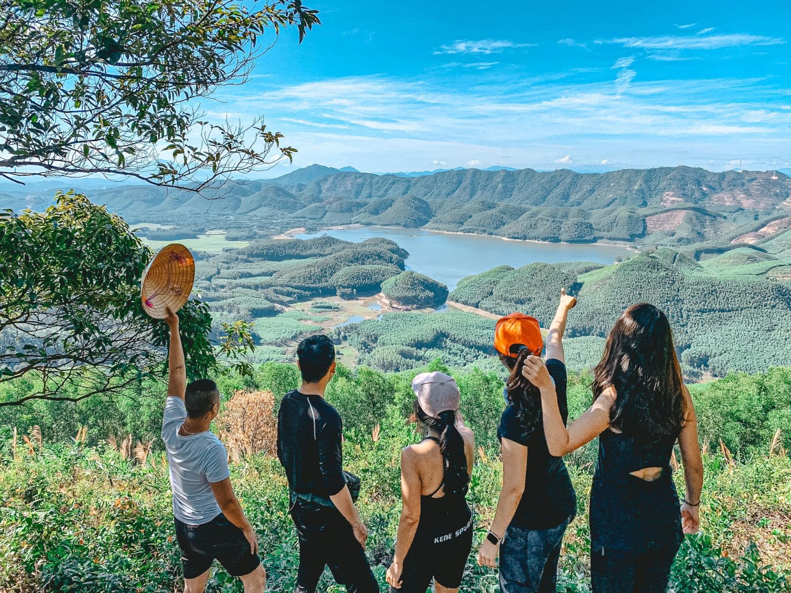 Mặc gì khi du lịch Huế? Khi đi du lịch Huế mặc gì?