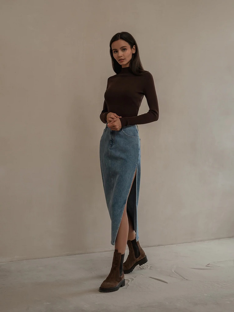 Áo len mỏng phối cùng chân váy denim dài