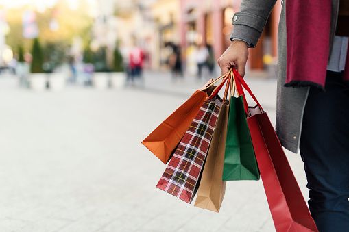 Hành lý xách tay là gì? Ưu nhược điểm khi mua hàng xách tay