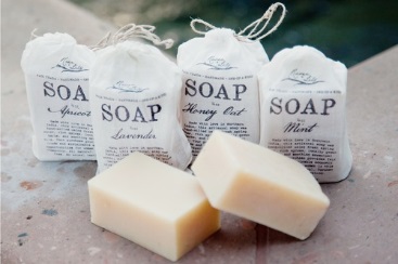 Vải Canvas là gì? Xuất xứ và những điều cần biết về loại vải này