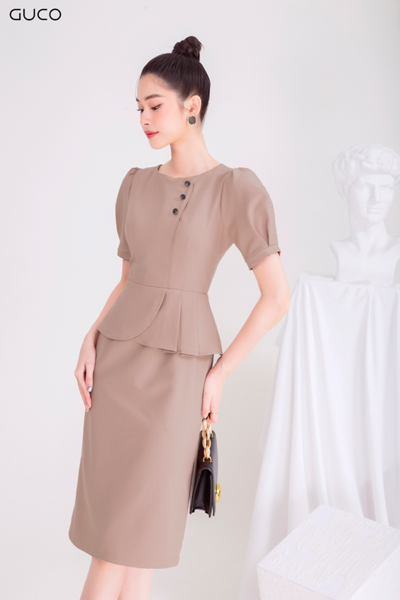 Đầm peplum cổ tròn đính nút 3952 - Be