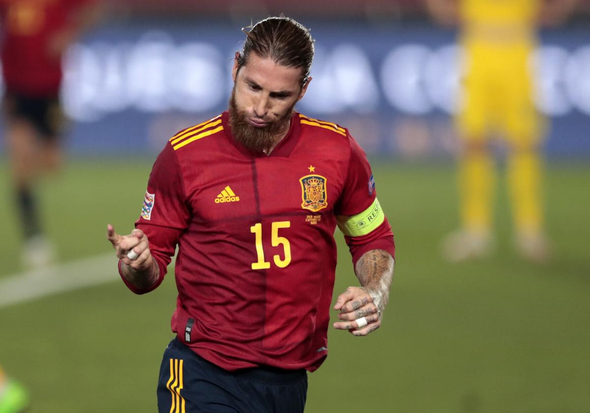 Sergio Ramos ghi tên vào lịch sử bóng đá thế giới sau chiến thắng trước Ukraine