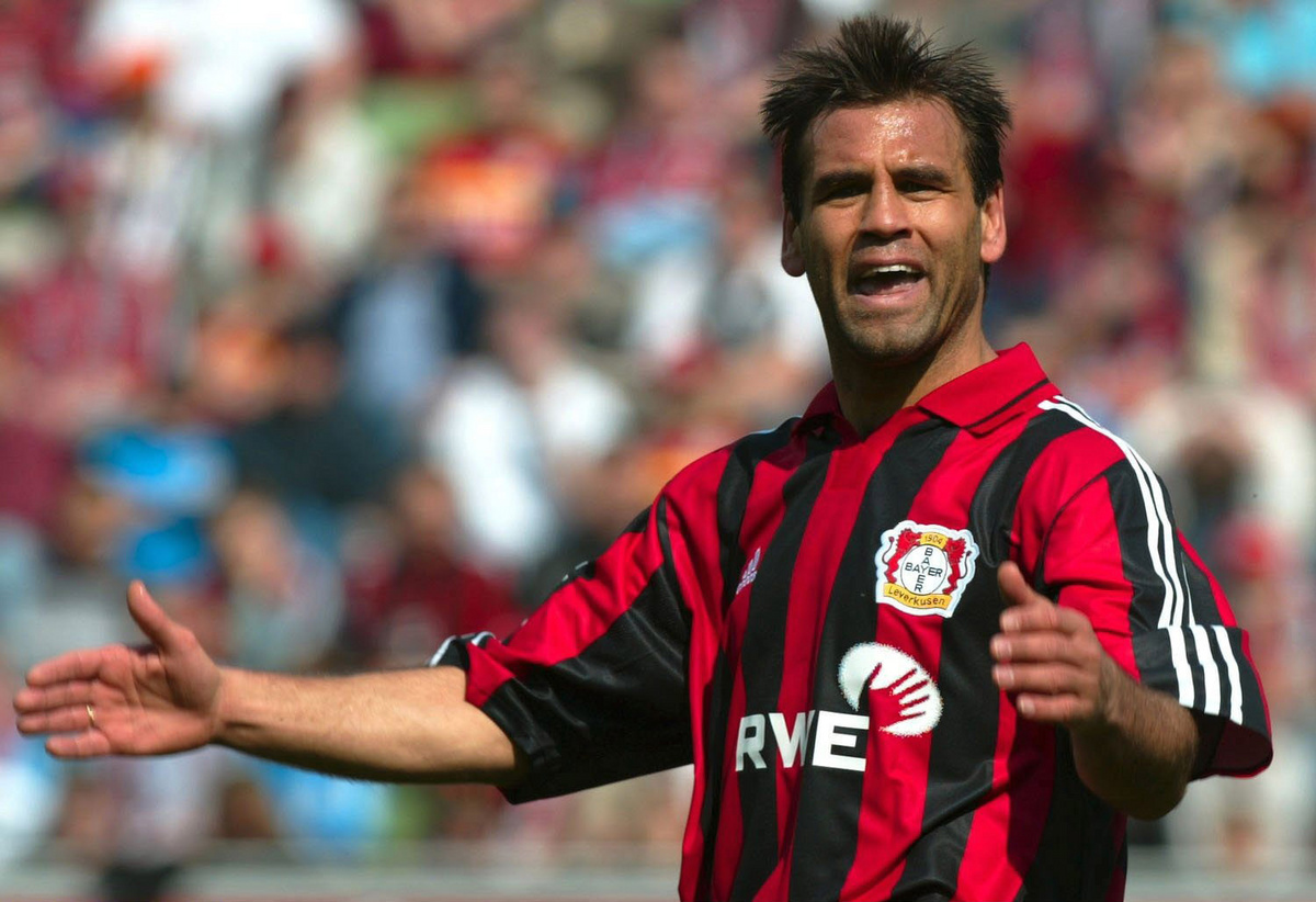 Ulf Kirsten :: Ulf Kirsten :: Statistics :: Titles :: History (Timeline) :: Goals Scored :: Fixtures :: Results :: News & Features :: Videos :: Photos :: playmakerstats.com