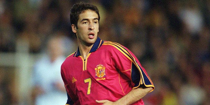Raul Gonzalez Nhìn lại những tiền đạo Tây Ban Nha xuất sắc nhất trong lịch sử