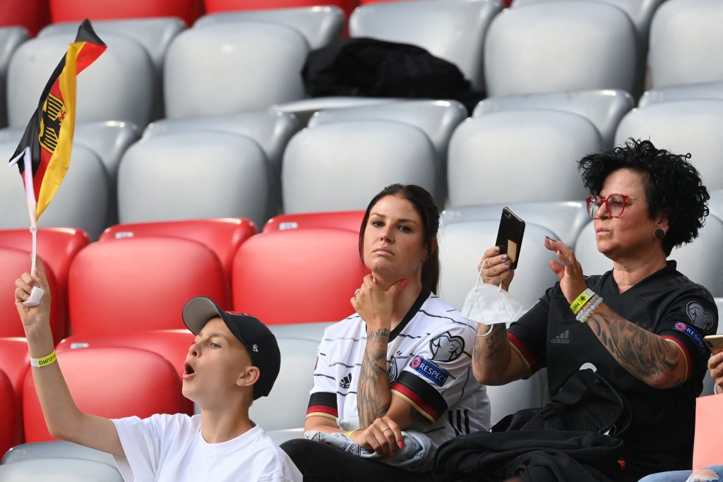 Jessica Kroos là ai? Gặp vợ của Toni Kroos