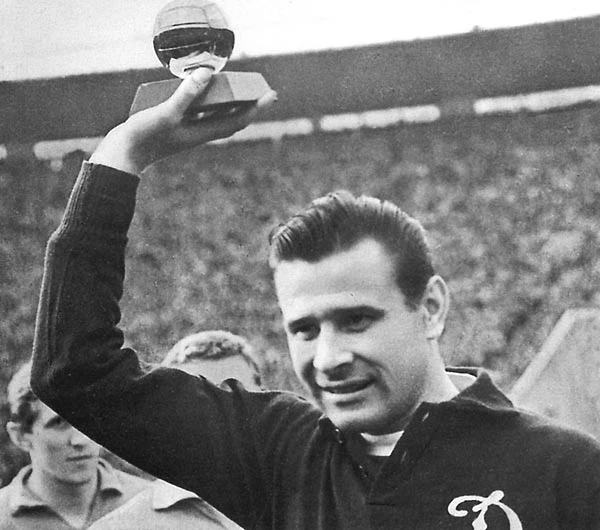 Nga dựng tượng 3D thủ môn huyền thoại Lev Yashin ở 11 thành phố | Việt Nam+ (Việt NamPlus)