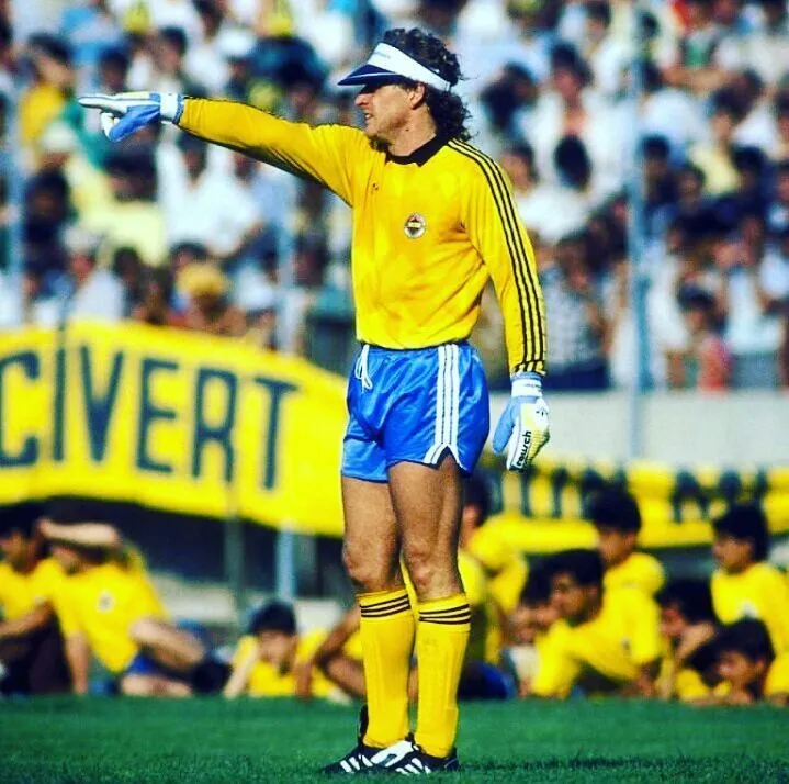 Toni Schumacher là ai? - Sự nghiệp của cựu thủ môn người Đức Toni Schumacher Là Ai? – Sự Nghiệp Của Cựu Thủ Môn Người Đức