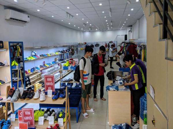 5 cửa hàng giày đá bóng uy tín, chất lượng bạn nên mua ngay
