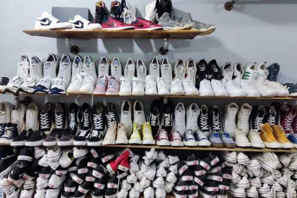 Giày 2hand là gì - Lựa chọn cửa hàng uy tín