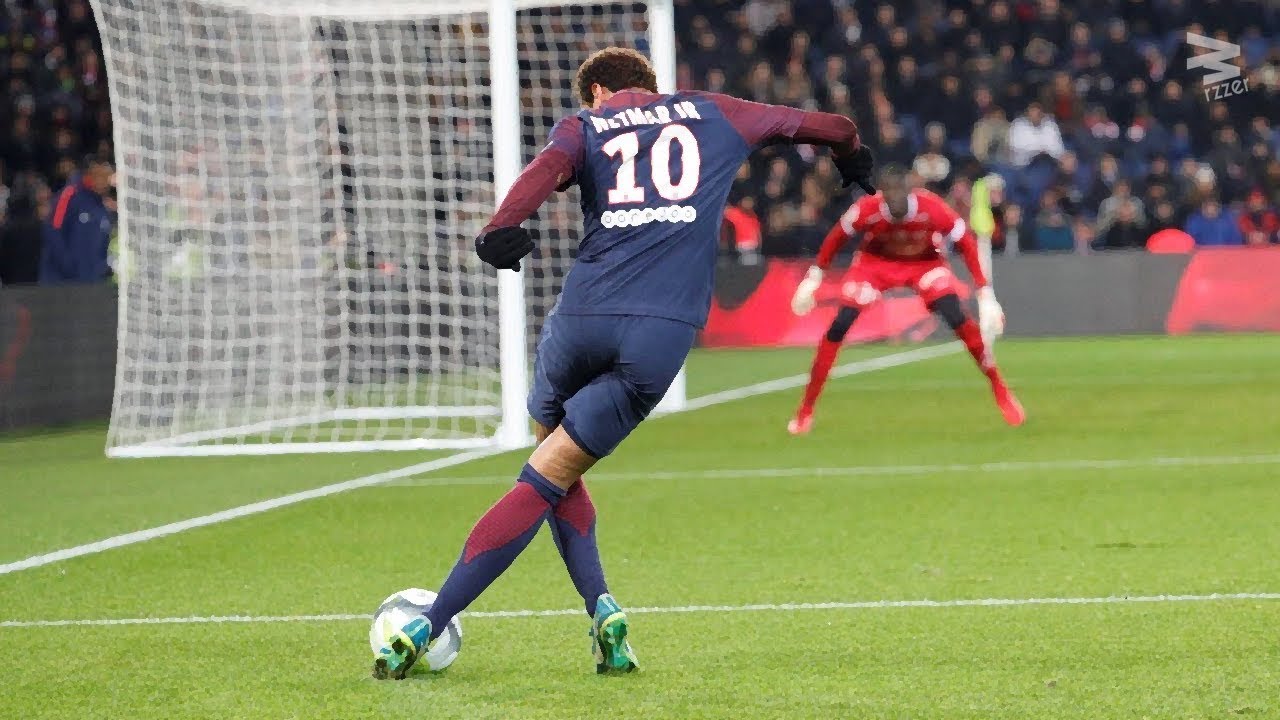 Kỹ thuật uốn bóng hiệu quả bạn cần biết - Bóng đá 90