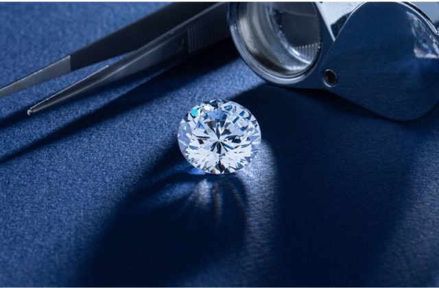 Kim cương cắt tròn là lựa chọn phổ biến hiện nay.