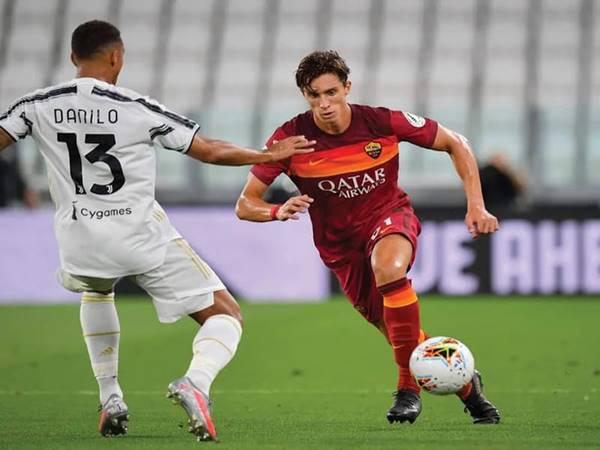 Hướng dẫn đọc tình huống trong bóng đá cho người mới bắt đầu