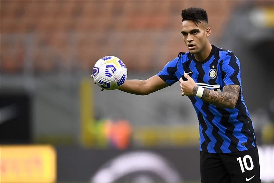 Tiền đạo trung tâm là gì? Top 5 tiền đạo trung tâm nổi tiếng nhất trong lịch sử