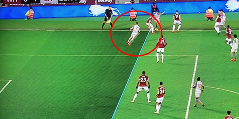 Việt vị là gì? Việt vị được định nghĩa như thế nào trong Luật bóng đá?