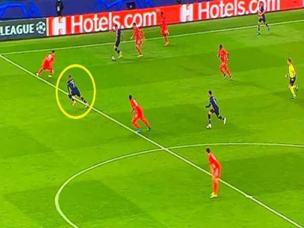 1 Luật việt vị trong bóng đá chuyên nghiệp Cỏ nhân tạo - Duke Cỏ nhân tạo chất lượng cao