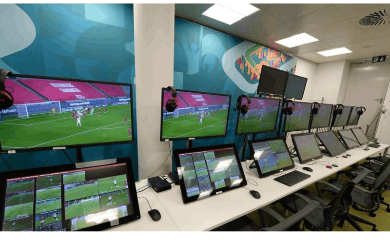 VAR là gì? Giải thích chi tiết về VAR trong bóng đá