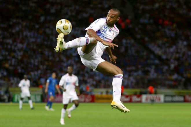 Kỹ Thuật Khống Chế Bóng Từ Cơ Bản Đến Nâng Cao Trong Bóng Đá