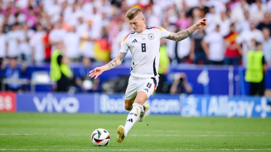 Toni Kroos: Bộ não hàng tiền vệ của Real Madrid