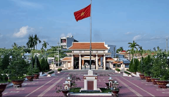 Đền thờ Người tài của Đất Vĩnh Long (Ảnh ST) 12 địa điểm du lịch Vĩnh Long hấp dẫn khách du lịch