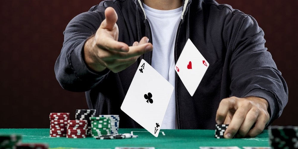 Donk Bet Poker Là Gì? Giải Thích Chiến Thuật Đặt Cược Bất Ngờ