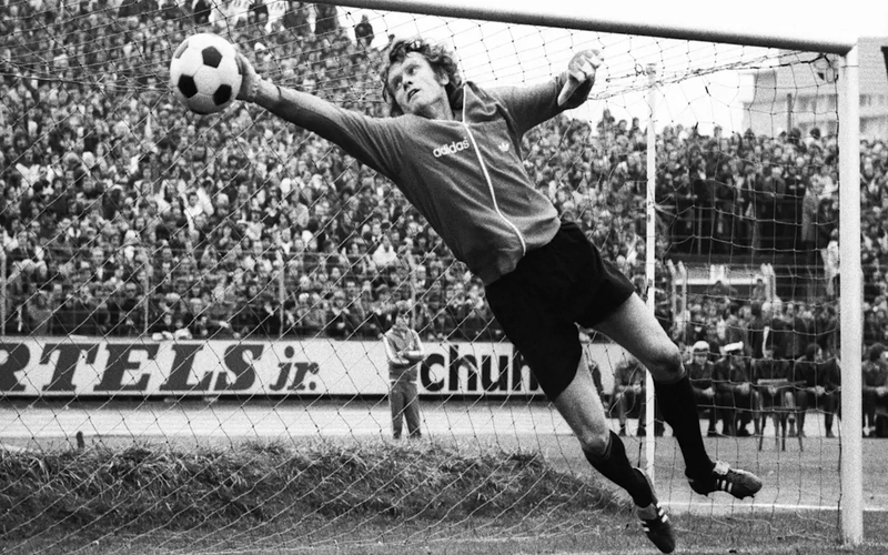 Thủ môn người Đức xuất sắc nhất trong lịch sử bóng đá