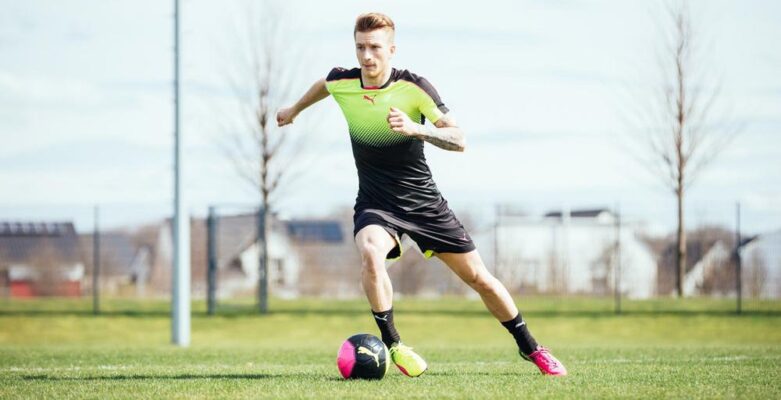 Khám Phá Vai Trò Của Một Cầu Thủ Chạy Cánh Trong Bóng Đá Hiện Đại