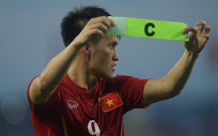 Vì sao chiếc băng đội trưởng của Công Vinh không được giặt suốt gần 3 năm?