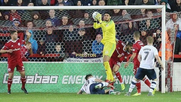 Top 10 cầu thủ cao nhất thế giới trong bóng đá