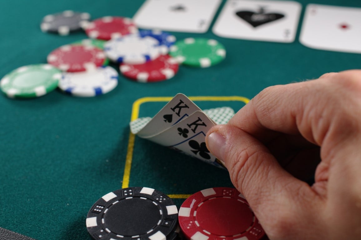 Hướng Dẫn Luật Chơi Stud Poker Từ Cơ Bản Đến Nâng Cao