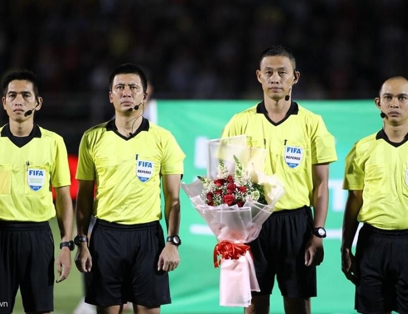 Có bao nhiêu trọng tài trong 1 trận đá bóng? Vai trò, tầm quan trọng |  Sport9 Việt Nam