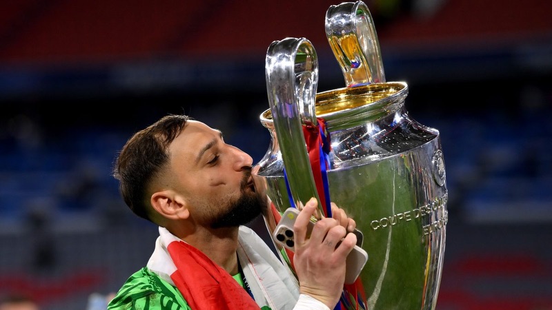 Sự đánh đổi của thủ môn Gianluigi Donnarumma