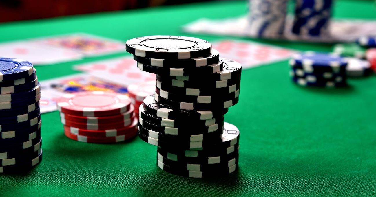 What Is Deep Stack Poker and How To Play It?